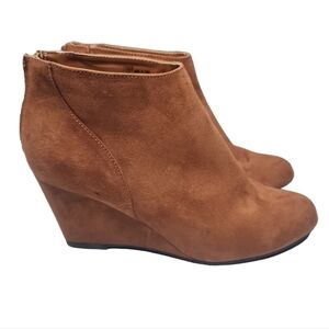 Fioni Wedge Ankle Booties Size 10